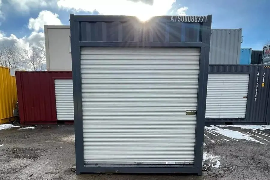 10-Fuß-High-Cube-Container mit Rolltor – Bild 4 von 5