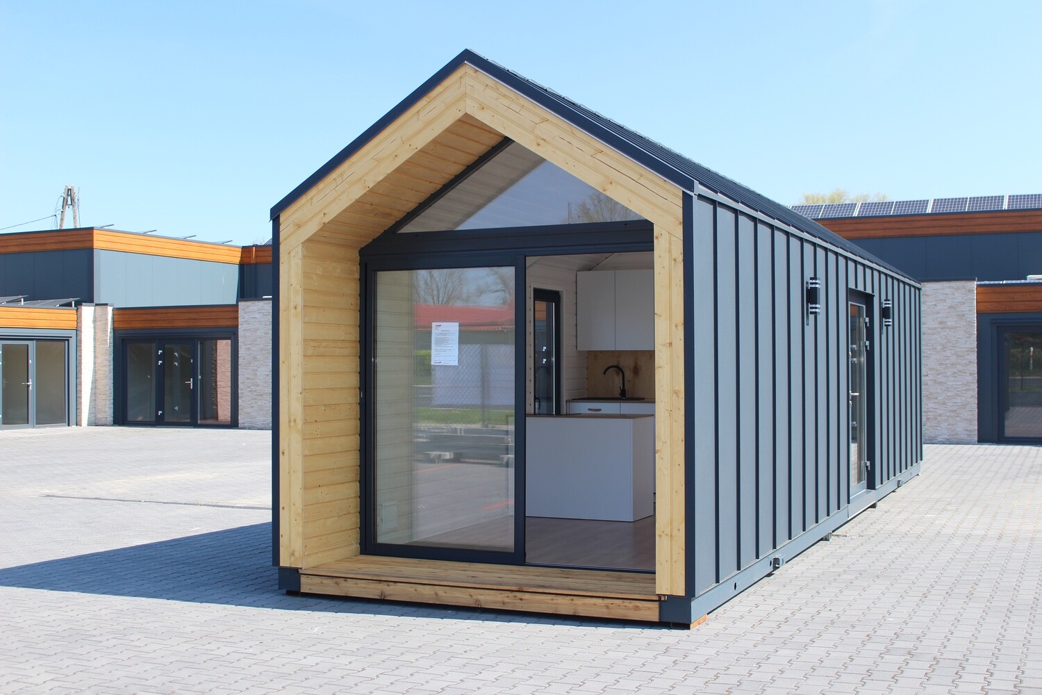 Schlüsselfertiges Tiny House 10,90 x 2,90 m – Bild 2 von 13