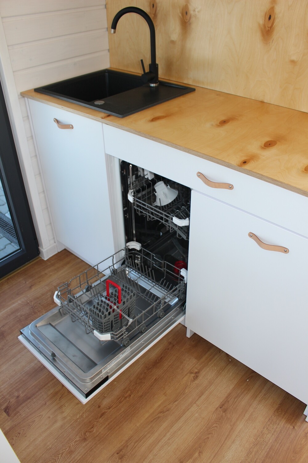 Schlüsselfertiges Tiny House 10,90 x 2,90 m – Bild 7 von 13