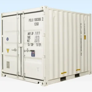 Schrägansicht des weißen 10-Fuß-Seecontainers mit Doppelflügeltür, Verschlussstangen und Eckbeschlägen
