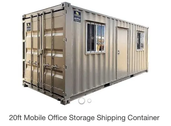 Beiger 20-Fuß-Bürocontainer mit Klimagerät, zwei Fenstern und Personentür, darunter englische Bildunterschrift