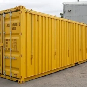 Gelber 40-Fuß-High-Cube-Open-Top-Container in Längsansicht, Türstirnseite links, dahinter CMA-CGM-Container