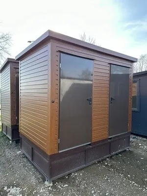 Premium 3,00 x 2,00 m Doppel-WC Container Tank in Holzoptik – Die Container