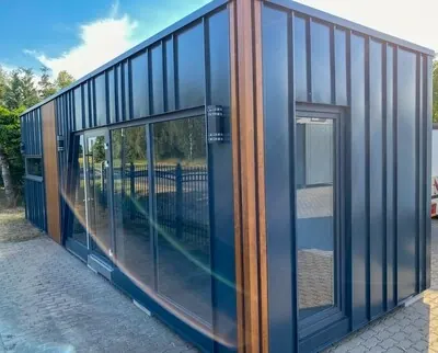 Tiny House / Ferienwohnung 10,00 x 3,00 m – Die Container
